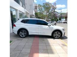 VOLKSWAGEN - TIGUAN - 2020/2020 - Branca - R$ 171.000,00