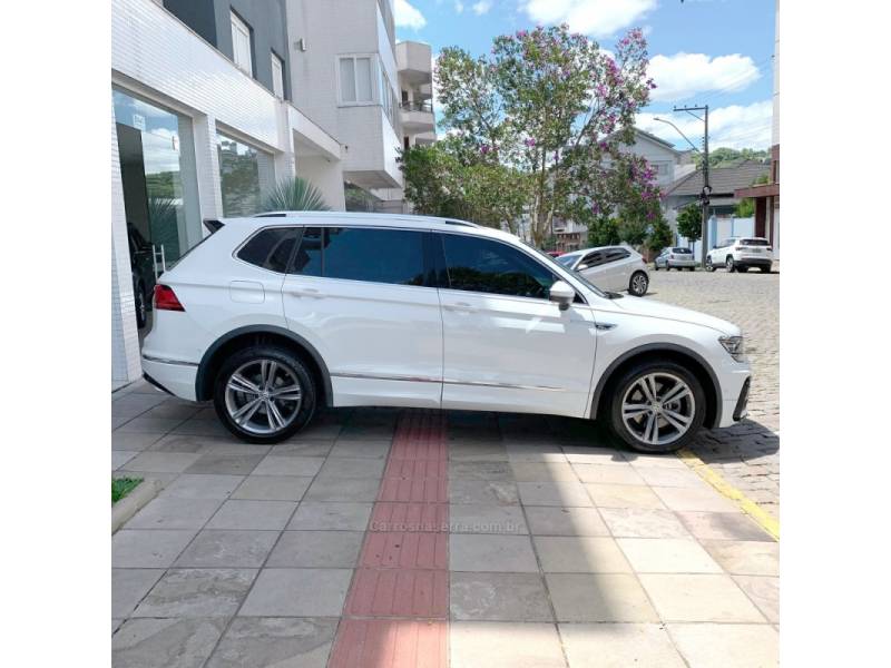 VOLKSWAGEN - TIGUAN - 2020/2020 - Branca - R$ 171.000,00