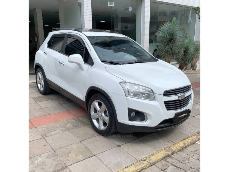 CHEVROLET - TRACKER - 2014/2015 - Branca - R$ 71.000,00