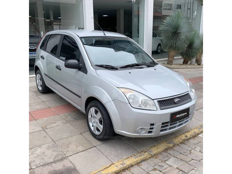 FORD - FIESTA - 2007/2008 - Prata - R$ 28.000,00