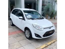 FORD - FIESTA - 2013/2014 - Branca - R$ 34.000,00