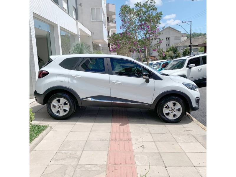 RENAULT - CAPTUR - 2018/2019 - Branca - R$ 77.000,00