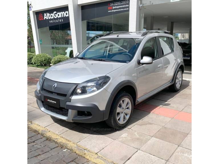 RENAULT - SANDERO - 2011/2012 - Prata - R$ 38.000,00