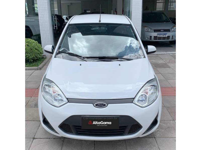 FORD - FIESTA - 2013/2014 - Branca - R$ 34.000,00