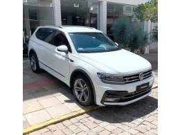 VOLKSWAGEN - TIGUAN - 2020/2020 - Branca - R$ 171.000,00