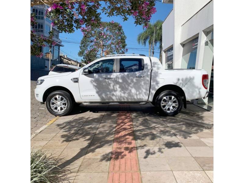 FORD - RANGER - 2017/2017 - Branca - R$ 114.000,00