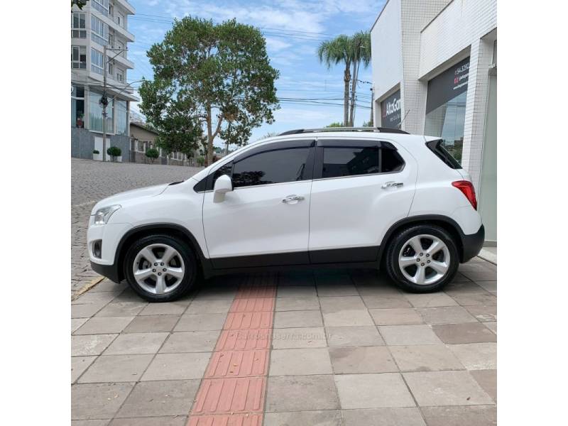 CHEVROLET - TRACKER - 2014/2015 - Branca - R$ 71.000,00