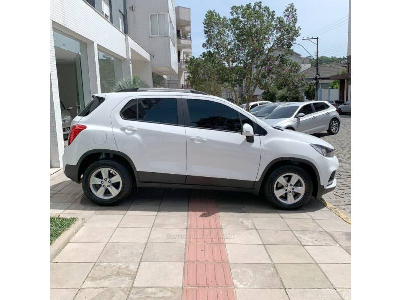 CHEVROLET - TRACKER - 2018/2018 - Branca - R$ 93.000,00