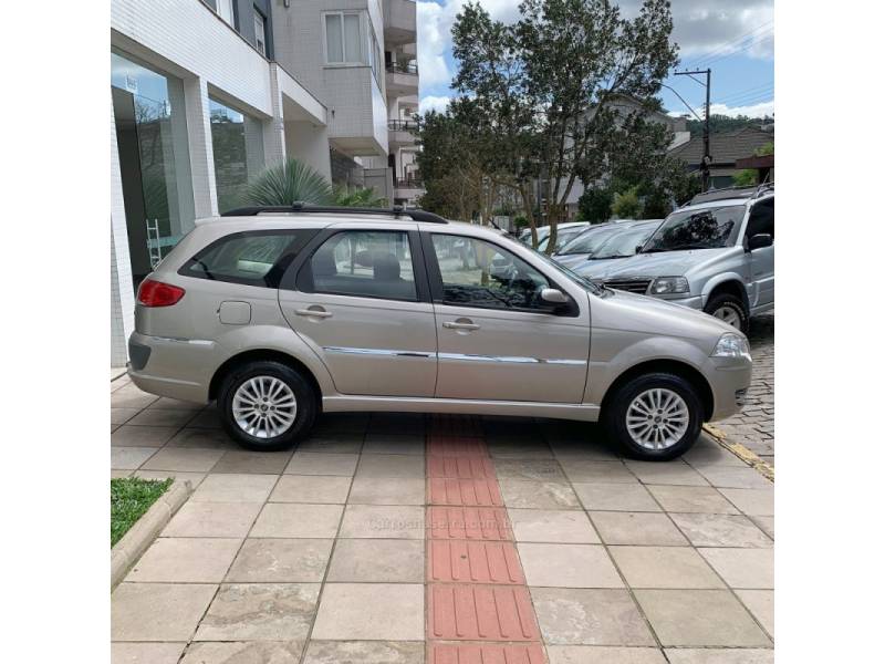 FIAT - PALIO - 2008/2009 - Bege - R$ 33.000,00