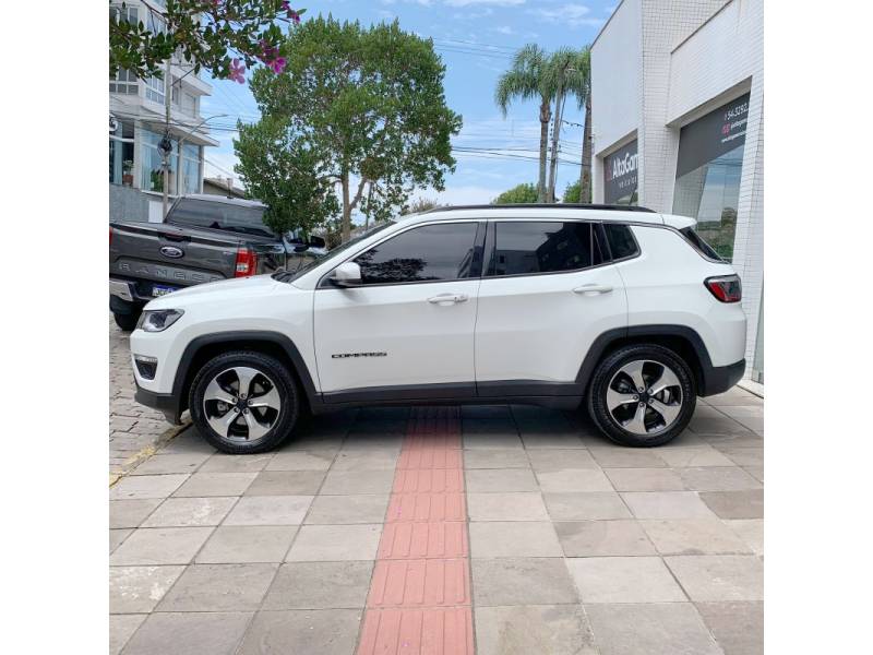 JEEP - COMPASS - 2017/2018 - Branca - R$ 105.000,00