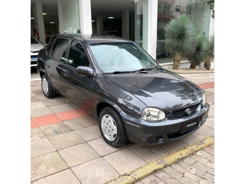 CHEVROLET - CORSA - 2002/2002 - Cinza - R$ 17.000,00