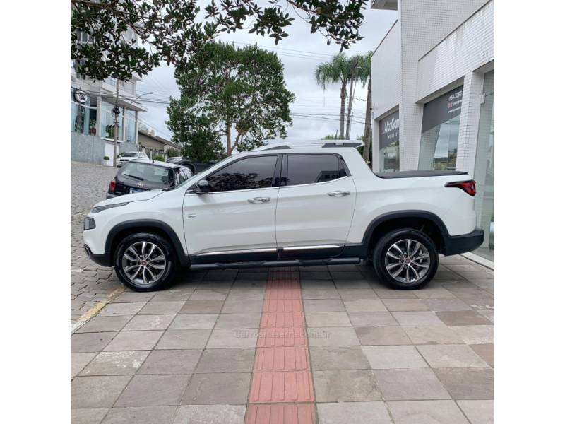 FIAT - TORO - 2018/2019 - Branca - R$ 123.000,00