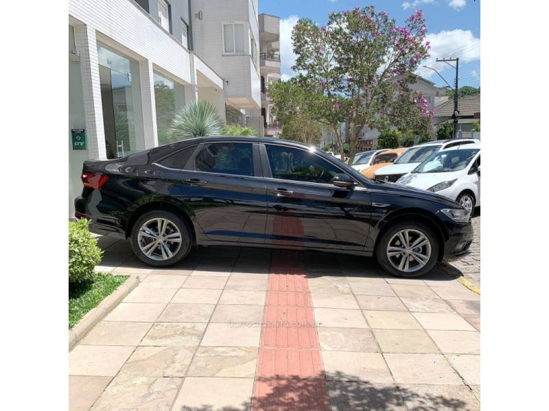 VOLKSWAGEN - JETTA - 2020/2020 - Preta - R$ 126.000,00