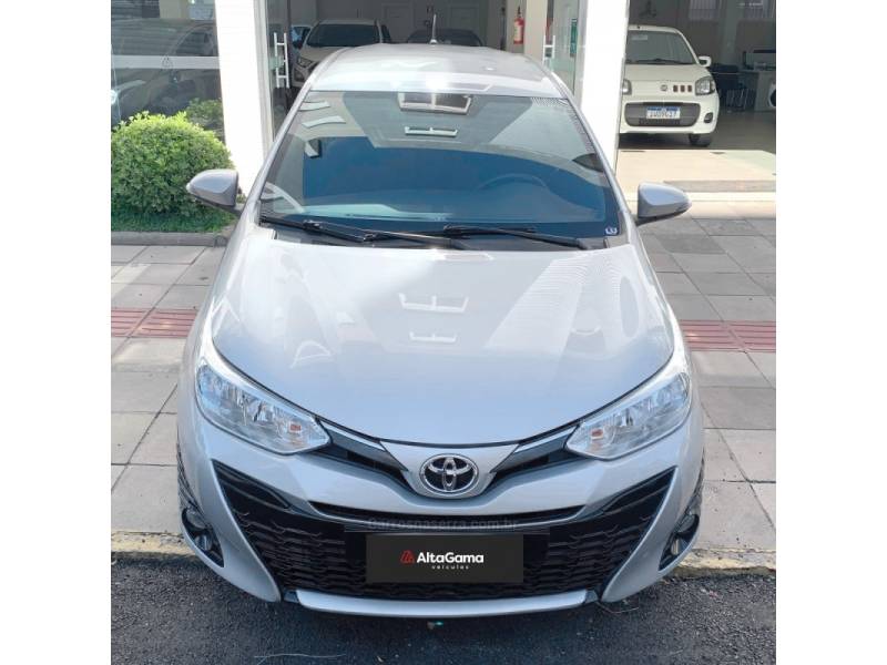 TOYOTA - YARIS - 2019/2019 - Prata - R$ 79.000,00