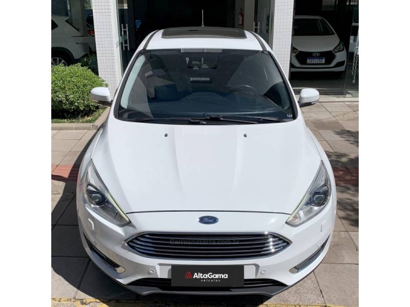 FORD - FOCUS - 2017/2017 - Branca - R$ 69.000,00