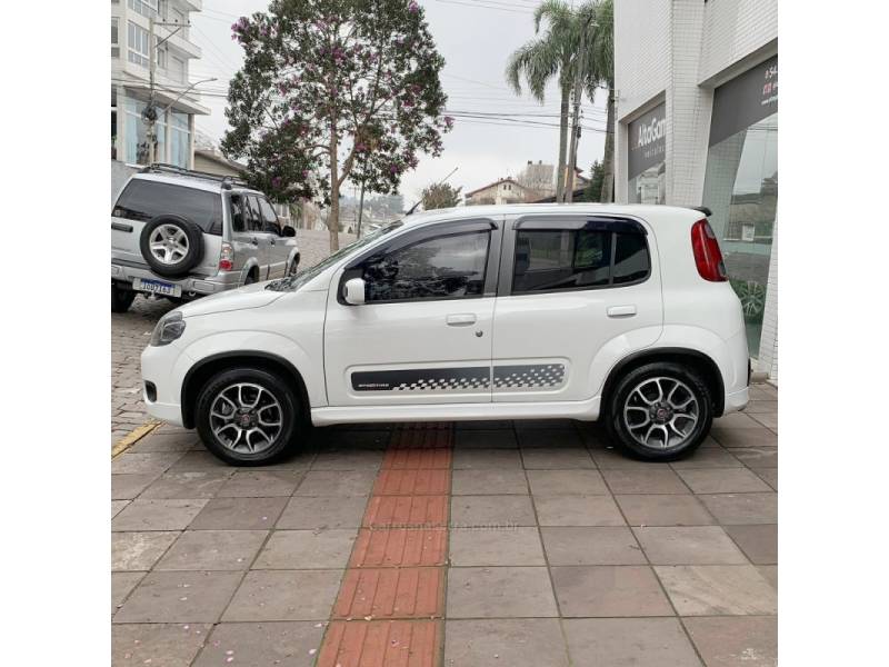 FIAT - UNO - 2013/2013 - Branca - R$ 41.000,00