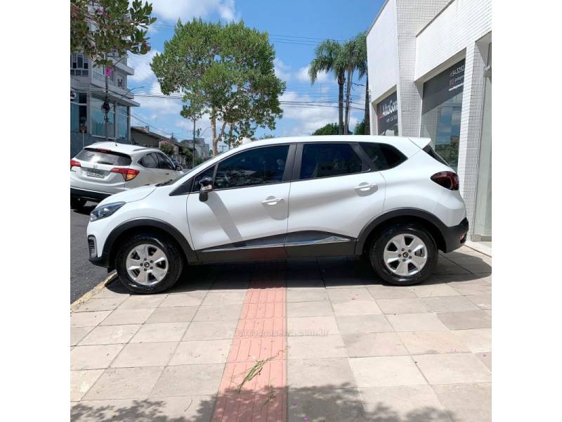 RENAULT - CAPTUR - 2018/2019 - Branca - R$ 77.000,00