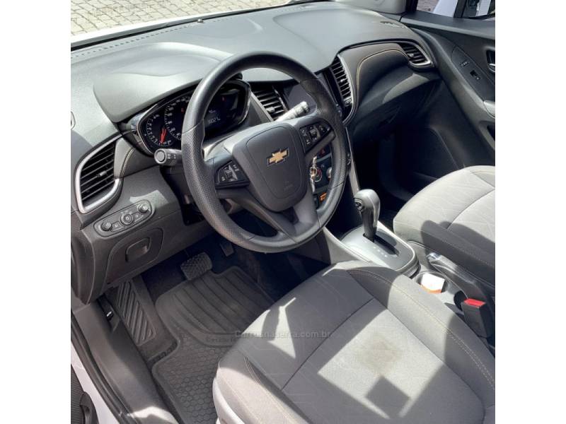 CHEVROLET - TRACKER - 2018/2018 - Branca - R$ 93.000,00